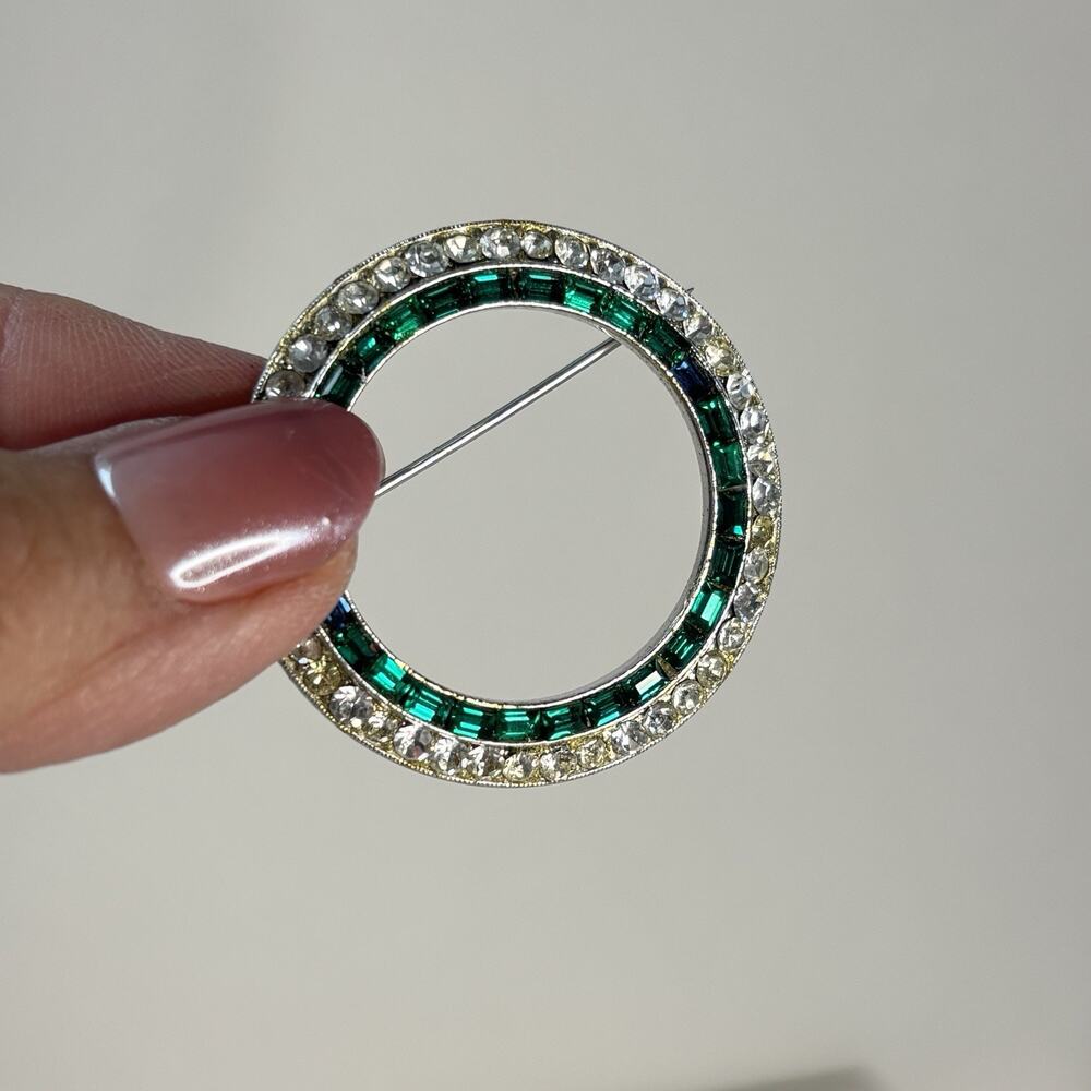 Ciner Brooch Circle Pin 50s Vintage Signed Green Crystal Rhinestone Classic
